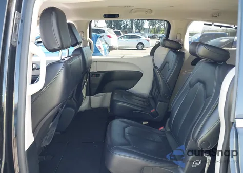 2022 Chrysler Pacifica Touring L z USA, uszkodzony, nr VIN 2C4RC1BG2NR179914